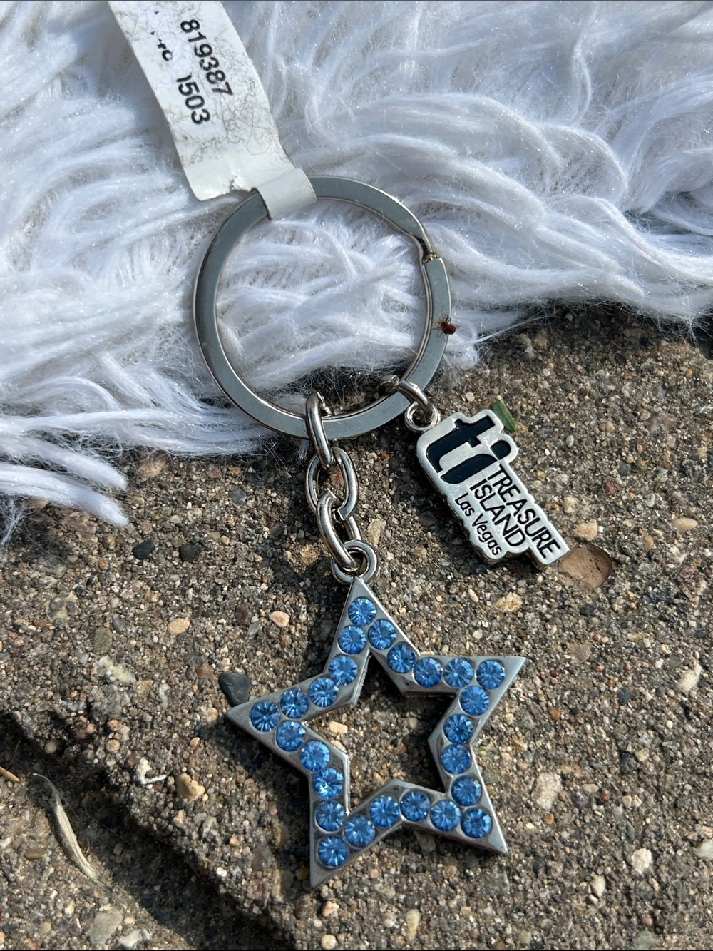 Treasure Island Resort & Casino Las Vegas, Nevada Silver & Blue Star Keychain